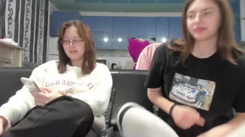 lizzi_muur online show from 02/27/25, 05:36