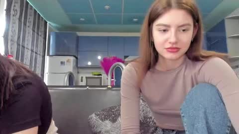 lizzi_muur online show from 03/05/25, 10:11