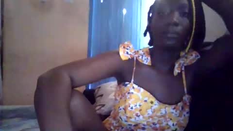 Snapshot of lizzie2020 chatting on 06/07/26, 12:31 lizzie2020 online show from 06/07/26, 12:31