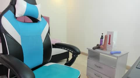 lizzie_williamss online show from 03/29/26, 03:06