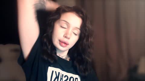 Snapshot of lizziesweety chatting on 01/16/25, 10:23 liza liza liza online show from 01/16/25, 10:23