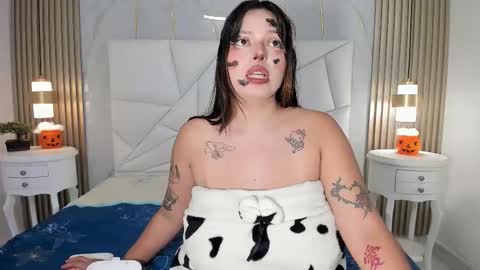 Lizzie Big Boobs online show from 10/30/25, 08:42