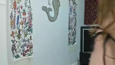 lizzy_fit online show from 12/04/25, 08:39