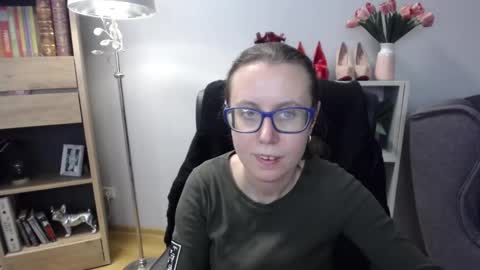 Lizzy online show from 12/18/25, 05:35