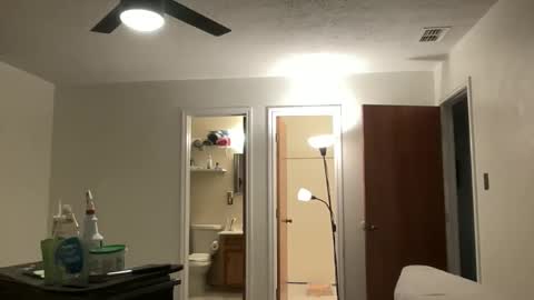 Lizzy online show from 01/16/26, 01:31