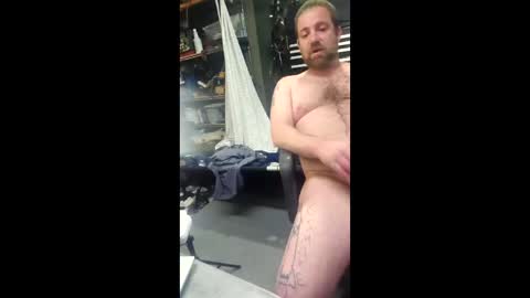 Snapshot of lizzyice8 chatting on 12/17/25, 07:25 lizzyice8 online show from 12/17/25, 07:25