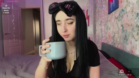 Snapshot of lizzymoore_ chatting on 03/18/26, 11:13 Lizzy 3 online show from 03/18/26, 11:13