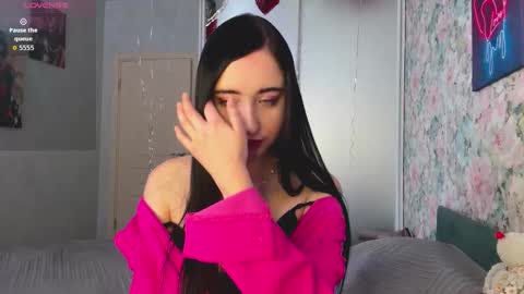 Snapshot of lizzymoore_ chatting on 03/25/26, 10:32 Lizzy 3 online show from 03/25/26, 10:32