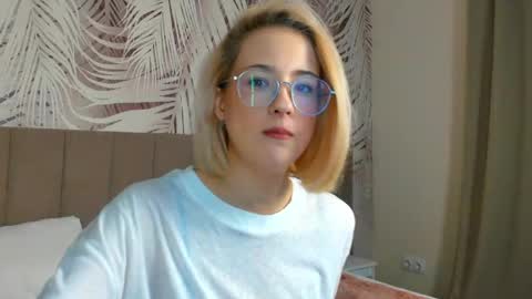 lizzysin online show from 04/16/26, 01:50