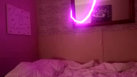 Snapshot of ljandcherry chatting on 10/12/25, 04:33 LjCherry online show from 10/12/25, 04:33