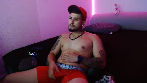 lliamm 2 online show from 01/25/25, 12:47