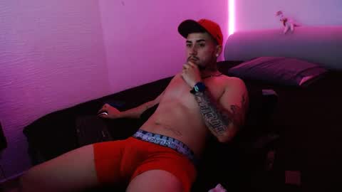 lliamm 2 online show from 01/25/25, 06:57