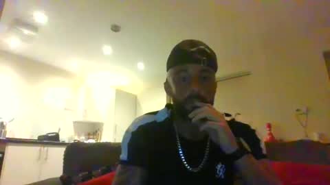 Snapshot of llleeeooonnn69 chatting on 12/18/25, 06:58 Leon online show from 12/18/25, 06:58