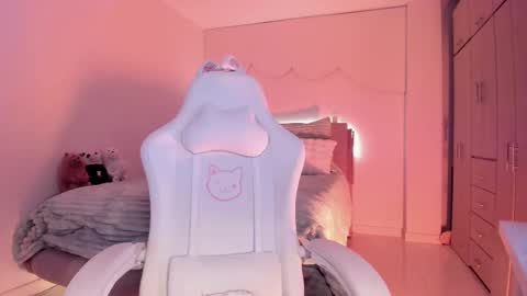 Kloe see you 28-11  to celebrate my birthday online show from 10/31/25, 10:11