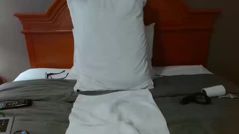 Snapshot of lnsideher69 chatting on 10/12/25, 12:53 John online show from 10/12/25, 12:53