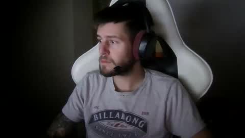 lobo online show from 11/24/25, 01:44