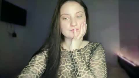 Snapshot of locaalis1 chatting on 11/11/25, 01:44 locaalis1 online show from 11/11/25, 01:44