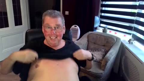 Loebet online show from 11/02/25, 03:47