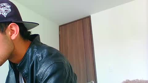 logaan_grey online show from 01/02/25, 04:35