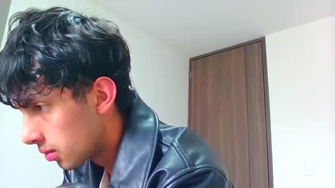 logaan_grey online show from 01/04/25, 04:22