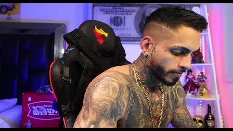 logan_hugh8 online show from 12/21/24, 01:32