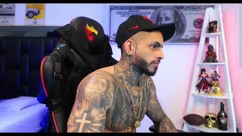 logan_hugh8 online show from 12/22/24, 08:25