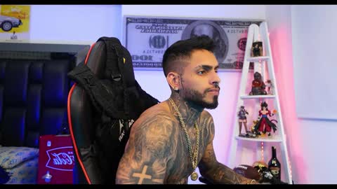 logan_hugh8 online show from 01/28/25, 11:38