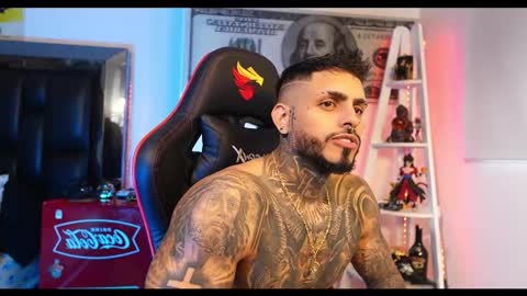 logan_hugh8 online show from 02/20/25, 12:15