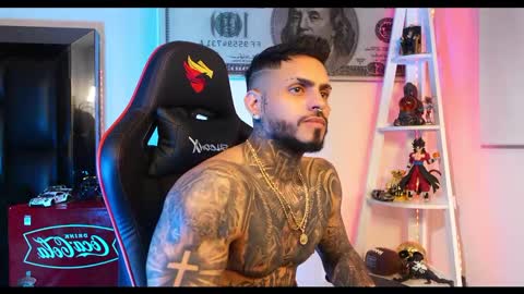 logan_hugh8 online show from 02/24/25, 07:00