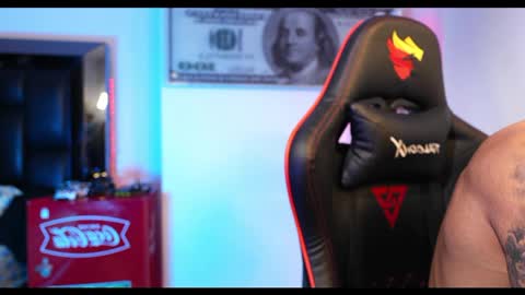 logan_hugh8 online show from 02/28/25, 10:52