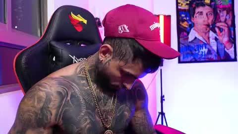 logan_hugh8 online show from 11/09/25, 02:32