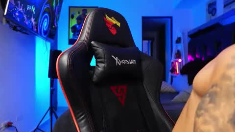 logan_hugh8 online show from 01/17/26, 06:07