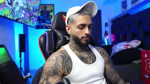 logan_hugh8 online show from 02/06/26, 02:49