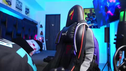 logan_hugh8 online show from 02/23/26, 08:50