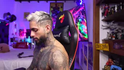 logan_hugh8 online show from 03/09/26, 04:55