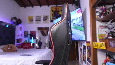 logan_hugh8 online show from 03/12/26, 01:39