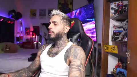 logan_hugh8 online show from 03/17/26, 04:06