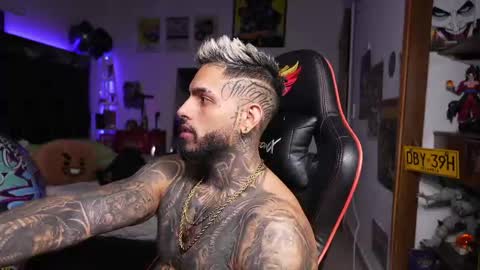 logan_hugh8 online show from 04/17/26, 06:49