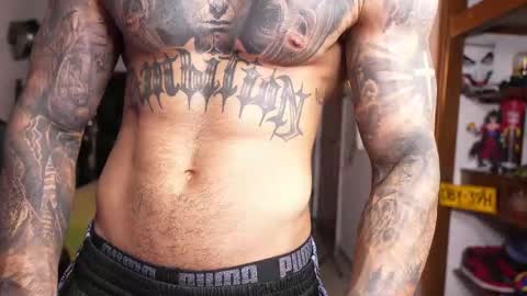 logan_hugh8 online show from 05/19/26, 02:01