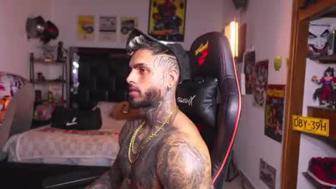 logan_hugh8 online show from 06/04/26, 12:44