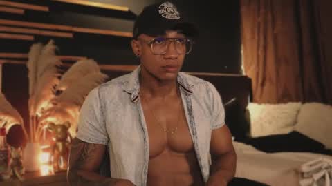 Snapshot of logan_varela chatting on 01/24/25, 03:02 logan_varela online show from 01/24/25, 03:02