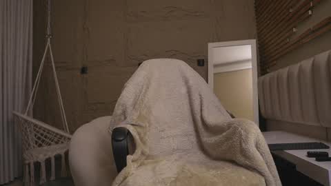 logan_varela online show from 03/31/26, 01:44