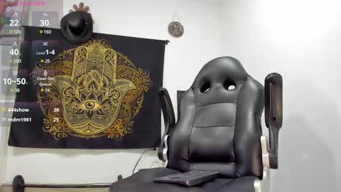 LOGAN WHITTERS online show from 03/08/25, 09:18