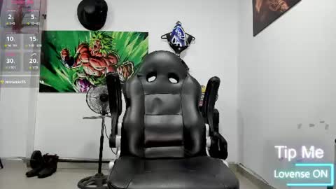Snapshot of logan_whitters01 chatting on 06/21/26, 12:35 LOGAN WHITTERS online show from 06/21/26, 12:35