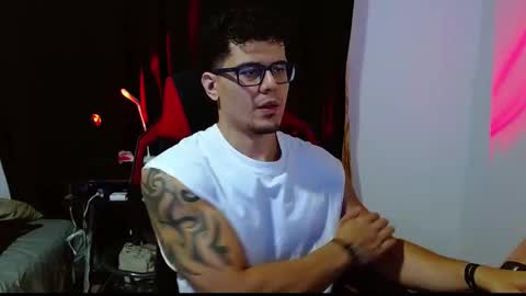 Snapshot of loganandrwz chatting on 02/17/26, 12:51 Loganandrwz online show from 02/17/26, 12:51