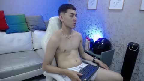 Loganfoster  online show from 12/18/25, 08:26