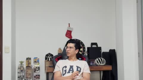 Snapshot of logannick chatting on 02/07/25, 08:33 Logan online show from 02/07/25, 08:33