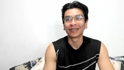 Snapshot of logannick chatting on 11/28/25, 09:01 Logan online show from 11/28/25, 09:01