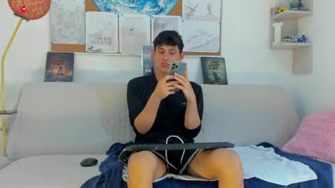 loganoficialx online show from 04/15/26, 02:35