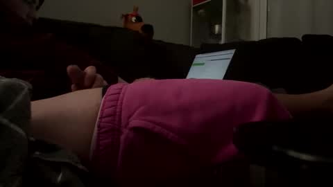 Snapshot of loganthomas21 chatting on 10/19/25, 05:08 loganthomas21 online show from 10/19/25, 05:08